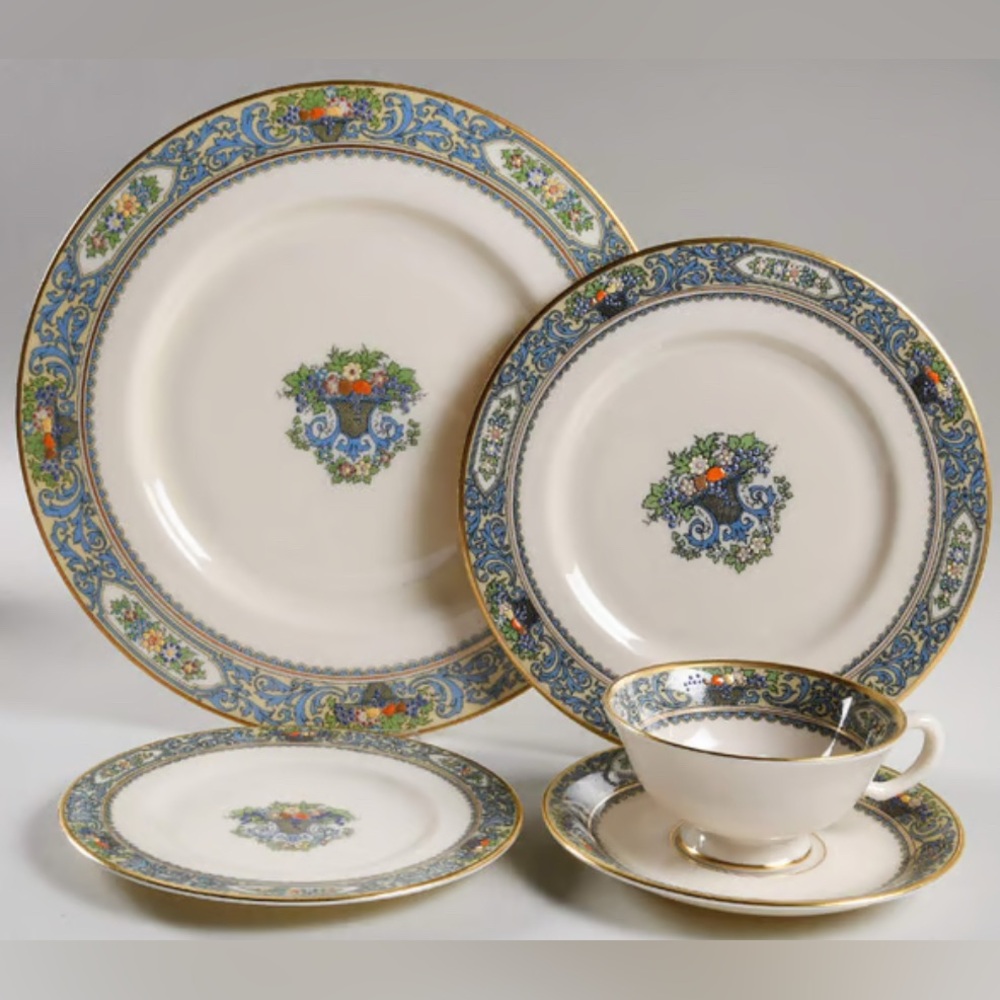 A REAL FIND! Five-piece place settings Lenox Autumn Presidential Collection